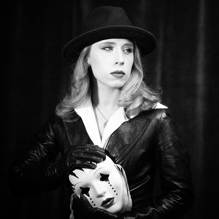 Anana Kaye - Artist Image Square - Meridian - ECR Music Group